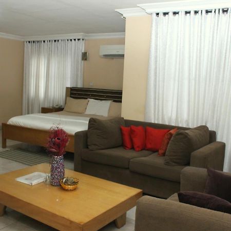 Hillside Gardens Ltd Hotel Lagos Bagian luar foto