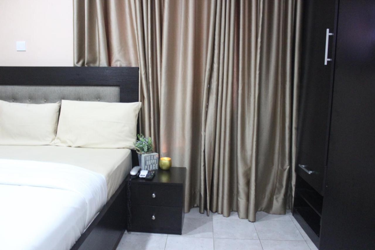Hillside Gardens Ltd Hotel Lagos Bagian luar foto